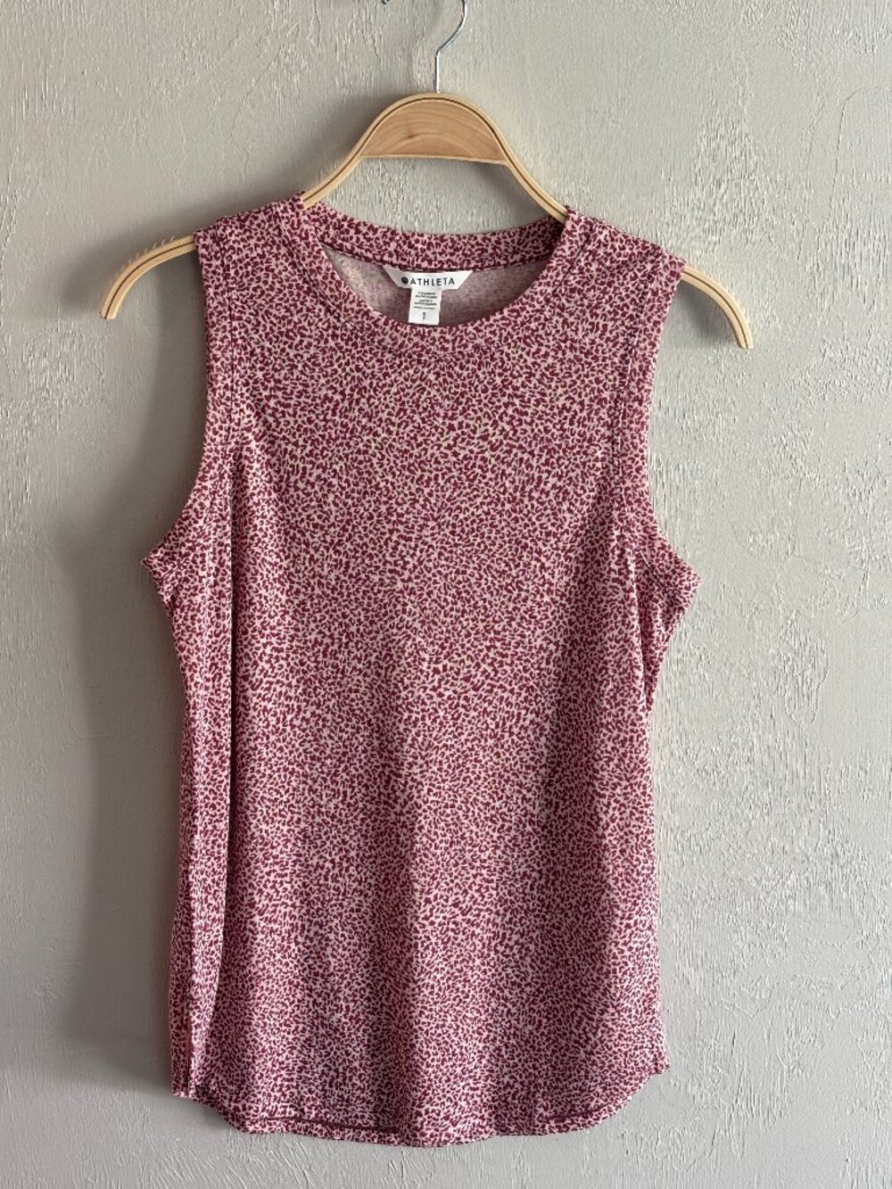 Athleta Size Small Breezy Flowy Tank Pink Leopard Animal Print Sleeveless Sporty